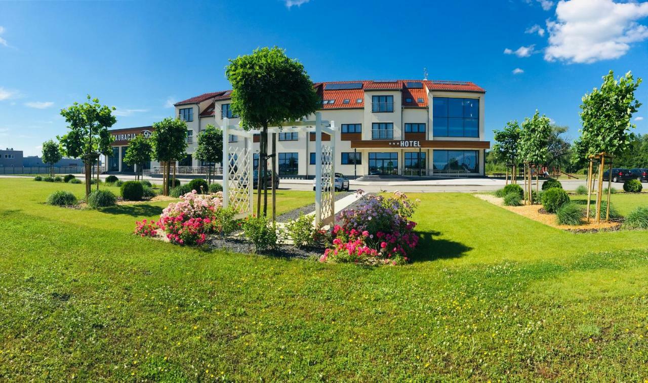 Hotel & Browar Slociak Ополе Екстериор снимка